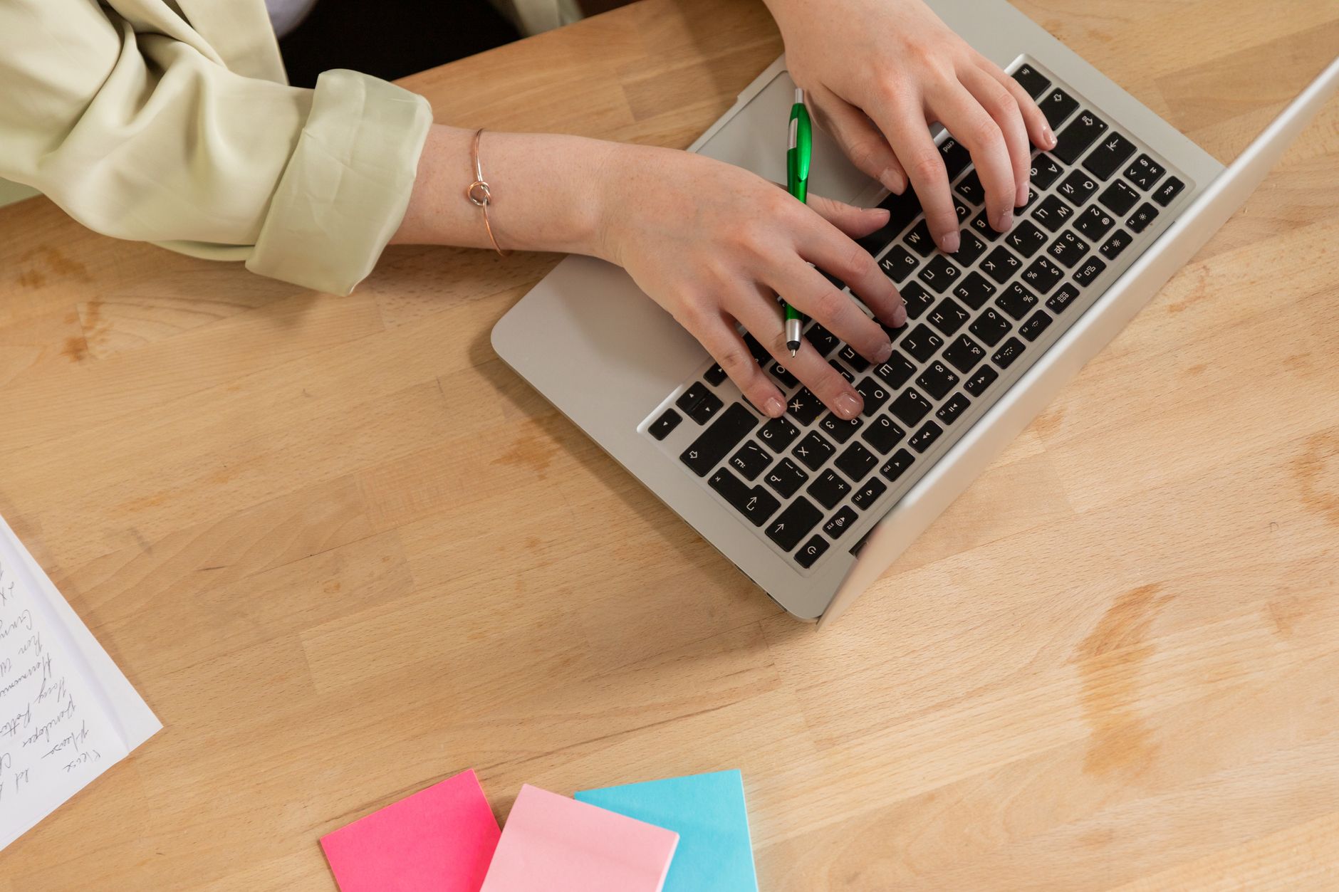 Best AI Tools for Journalists in 2026: Report Faster, Write Better
