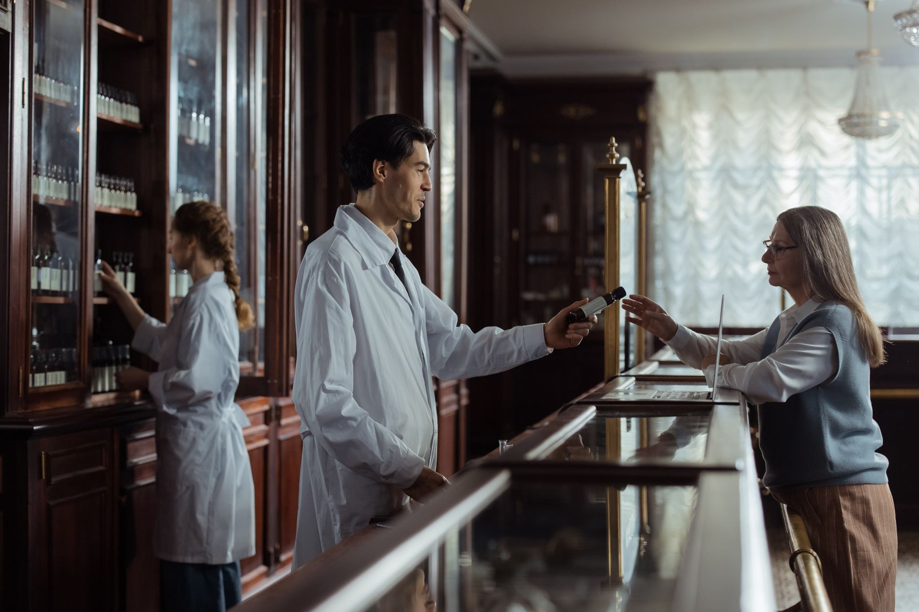 Best AI Tools for Pharmacists in 2026: Accuracy & Efficiency