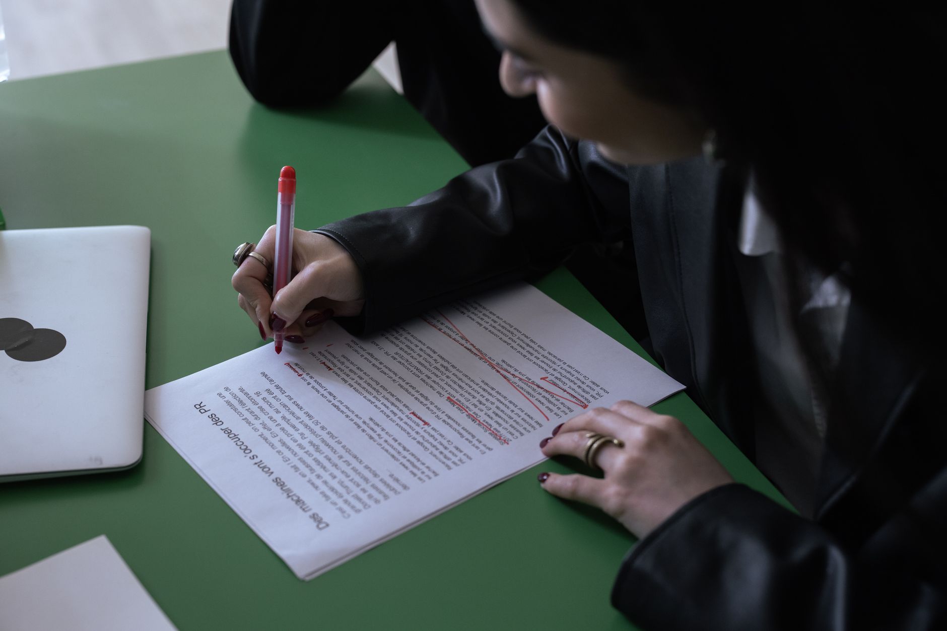Best Grammarly Alternatives 2026: 6 Writing Assistants Compared